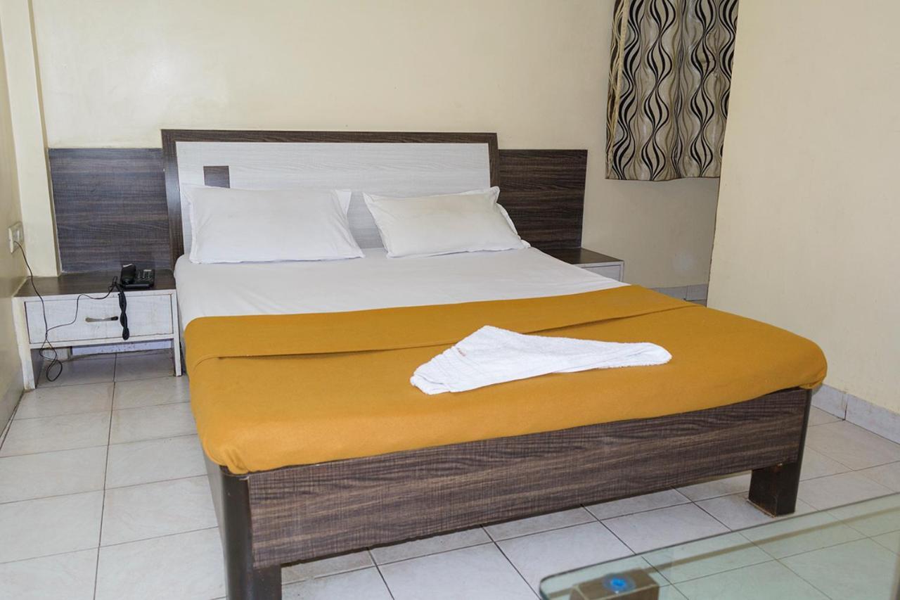 Hotel Mukesh Residency 浦那 外观 照片